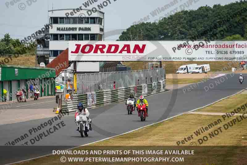 Vintage motorcycle club;eventdigitalimages;mallory park;mallory park trackday photographs;no limits trackdays;peter wileman photography;trackday digital images;trackday photos;vmcc festival 1000 bikes photographs